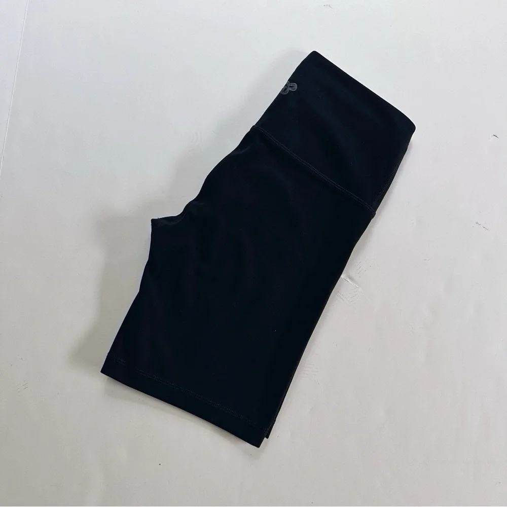 Aritzia tnaction hi